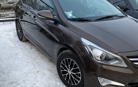 Hyundai Solaris II рестайлинг, 2015 год, 1 100 000 рублей, 5 фотография