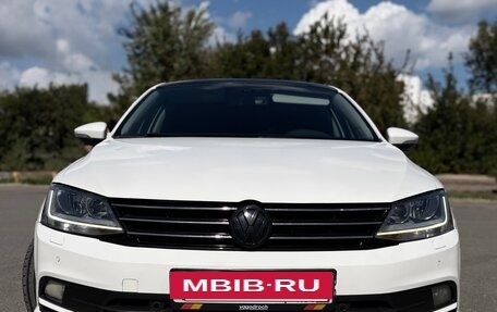 Volkswagen Jetta VI, 2015 год, 990 000 рублей, 4 фотография