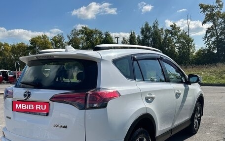 Toyota RAV4, 2018 год, 2 300 000 рублей, 3 фотография