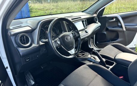 Toyota RAV4, 2018 год, 2 300 000 рублей, 6 фотография