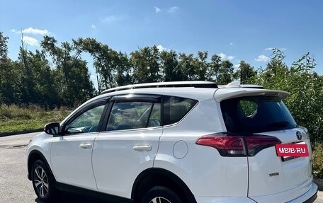 Toyota RAV4, 2018 год, 2 300 000 рублей, 4 фотография