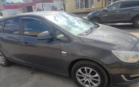 Opel Astra J, 2013 год, 770 000 рублей, 2 фотография