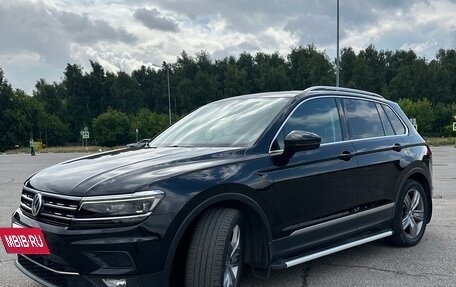 Volkswagen Tiguan II, 2018 год, 2 680 000 рублей, 2 фотография
