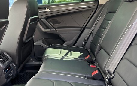Volkswagen Tiguan II, 2018 год, 2 680 000 рублей, 22 фотография