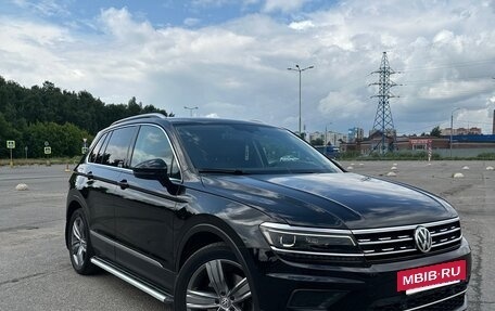 Volkswagen Tiguan II, 2018 год, 2 680 000 рублей, 11 фотография