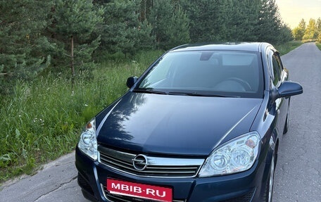 Opel Astra H, 2010 год, 430 000 рублей, 1 фотография