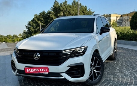 Volkswagen Touareg III, 2019 год, 4 620 000 рублей, 1 фотография