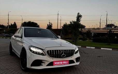 Mercedes-Benz C-Класс, 2018 год, 1 650 000 рублей, 6 фотография