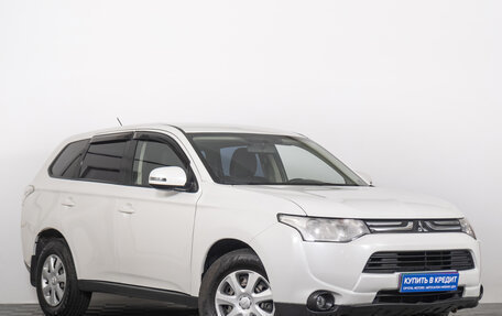 Mitsubishi Outlander III рестайлинг 3, 2012 год, 1 769 000 рублей, 2 фотография