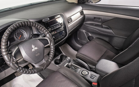 Mitsubishi Outlander III рестайлинг 3, 2012 год, 1 769 000 рублей, 9 фотография