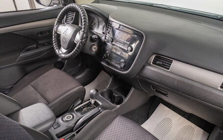 Mitsubishi Outlander III рестайлинг 3, 2012 год, 1 769 000 рублей, 16 фотография