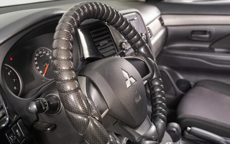 Mitsubishi Outlander III рестайлинг 3, 2012 год, 1 769 000 рублей, 13 фотография