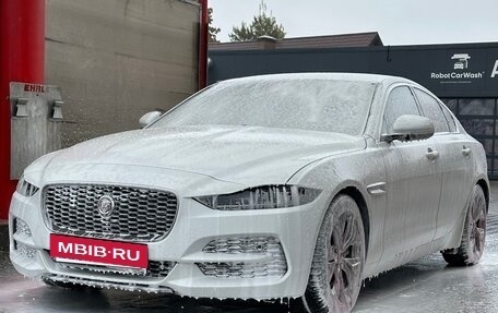Jaguar XE I рестайлинг, 2020 год, 2 699 000 рублей, 3 фотография