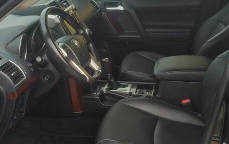 Toyota Land Cruiser Prado 150 рестайлинг 2, 2015 год, 3 200 000 рублей, 3 фотография