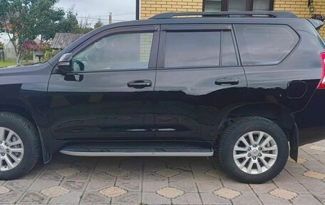 Toyota Land Cruiser Prado 150 рестайлинг 2, 2015 год, 3 200 000 рублей, 6 фотография