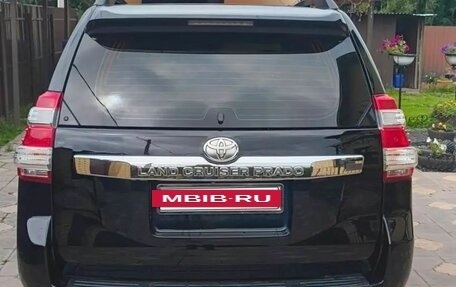 Toyota Land Cruiser Prado 150 рестайлинг 2, 2015 год, 3 200 000 рублей, 2 фотография