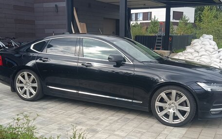 Volvo S90 II рестайлинг, 2017 год, 1 700 000 рублей, 3 фотография