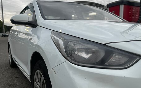 Hyundai Solaris II рестайлинг, 2018 год, 1 100 000 рублей, 4 фотография
