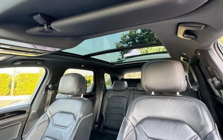 Volkswagen Touareg III, 2019 год, 4 620 000 рублей, 13 фотография