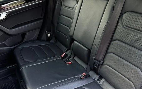Volkswagen Touareg III, 2019 год, 4 620 000 рублей, 17 фотография
