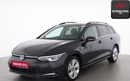 Volkswagen Golf VIII, 2023 год, 2 790 000 рублей, 1 фотография