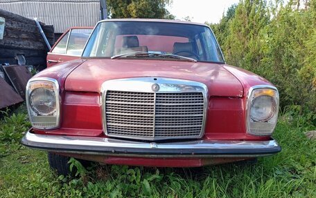Mercedes-Benz W115, 1971 год, 300 000 рублей, 1 фотография
