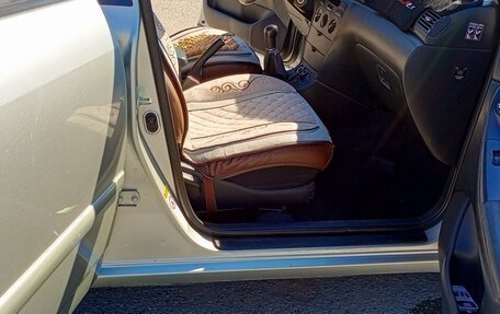 Toyota Corolla, 2005 год, 700 000 рублей, 17 фотография