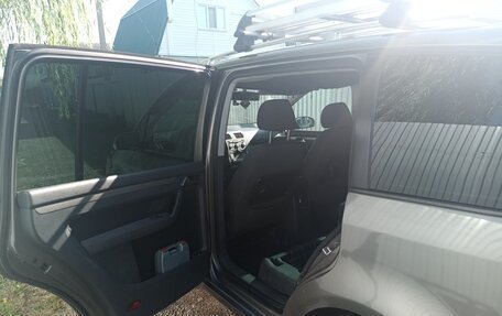 Volkswagen Touran III, 2007 год, 632 000 рублей, 5 фотография