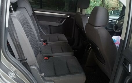 Volkswagen Touran III, 2007 год, 632 000 рублей, 23 фотография