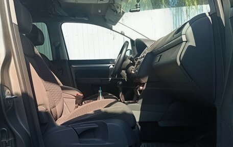 Volkswagen Touran III, 2007 год, 632 000 рублей, 18 фотография