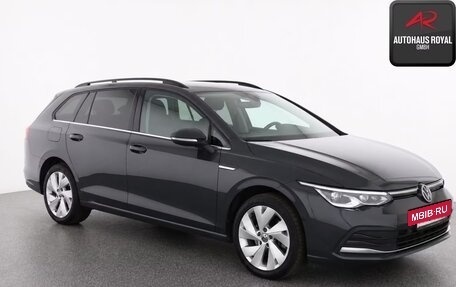 Volkswagen Golf VIII, 2023 год, 2 790 000 рублей, 3 фотография
