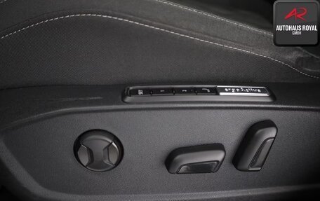 Volkswagen Golf VIII, 2023 год, 2 790 000 рублей, 11 фотография