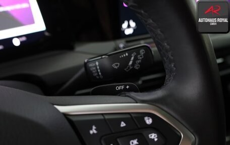 Volkswagen Golf VIII, 2023 год, 2 790 000 рублей, 15 фотография