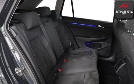 Volkswagen Golf VIII, 2023 год, 2 790 000 рублей, 20 фотография