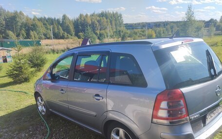 Opel Zafira B, 2008 год, 600 000 рублей, 2 фотография