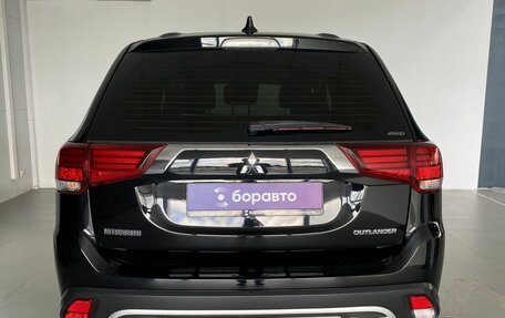 Mitsubishi Outlander III рестайлинг 3, 2019 год, 2 000 000 рублей, 5 фотография