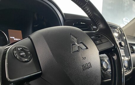 Mitsubishi Outlander III рестайлинг 3, 2019 год, 2 000 000 рублей, 11 фотография
