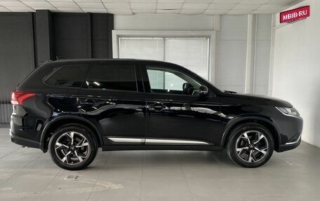 Mitsubishi Outlander III рестайлинг 3, 2019 год, 2 000 000 рублей, 8 фотография