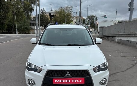 Mitsubishi Outlander III рестайлинг 3, 2012 год, 1 600 000 рублей, 2 фотография