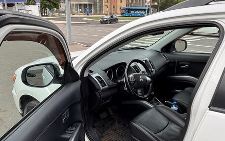 Mitsubishi Outlander III рестайлинг 3, 2012 год, 1 600 000 рублей, 10 фотография