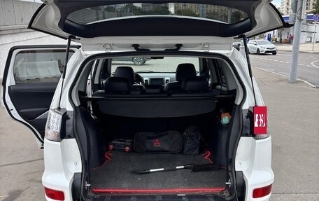 Mitsubishi Outlander III рестайлинг 3, 2012 год, 1 600 000 рублей, 13 фотография