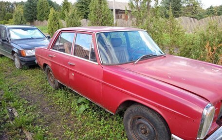 Mercedes-Benz W115, 1971 год, 300 000 рублей, 5 фотография