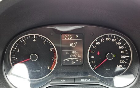 Volkswagen Polo VI (EU Market), 2011 год, 590 000 рублей, 18 фотография