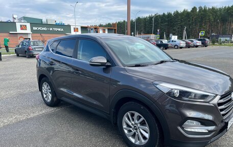 Hyundai Tucson III, 2017 год, 1 899 999 рублей, 2 фотография