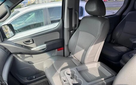 Hyundai Grand Starex Grand Starex I рестайлинг 2, 2010 год, 1 399 000 рублей, 7 фотография