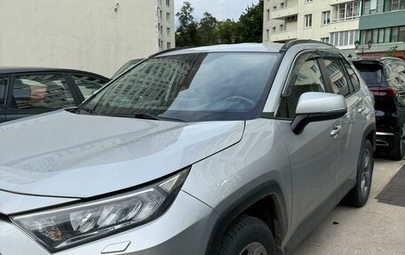 Toyota RAV4, 2020 год, 3 000 000 рублей, 3 фотография
