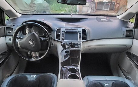 Toyota Venza I, 2011 год, 1 750 000 рублей, 2 фотография