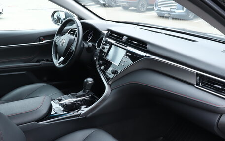 Toyota Camry, 2020 год, 2 870 000 рублей, 9 фотография