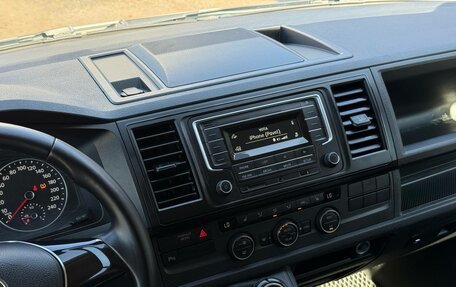 Volkswagen Caravelle T6 рестайлинг, 2018 год, 2 399 000 рублей, 14 фотография