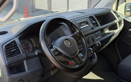 Volkswagen Caravelle T6 рестайлинг, 2018 год, 2 399 000 рублей, 10 фотография